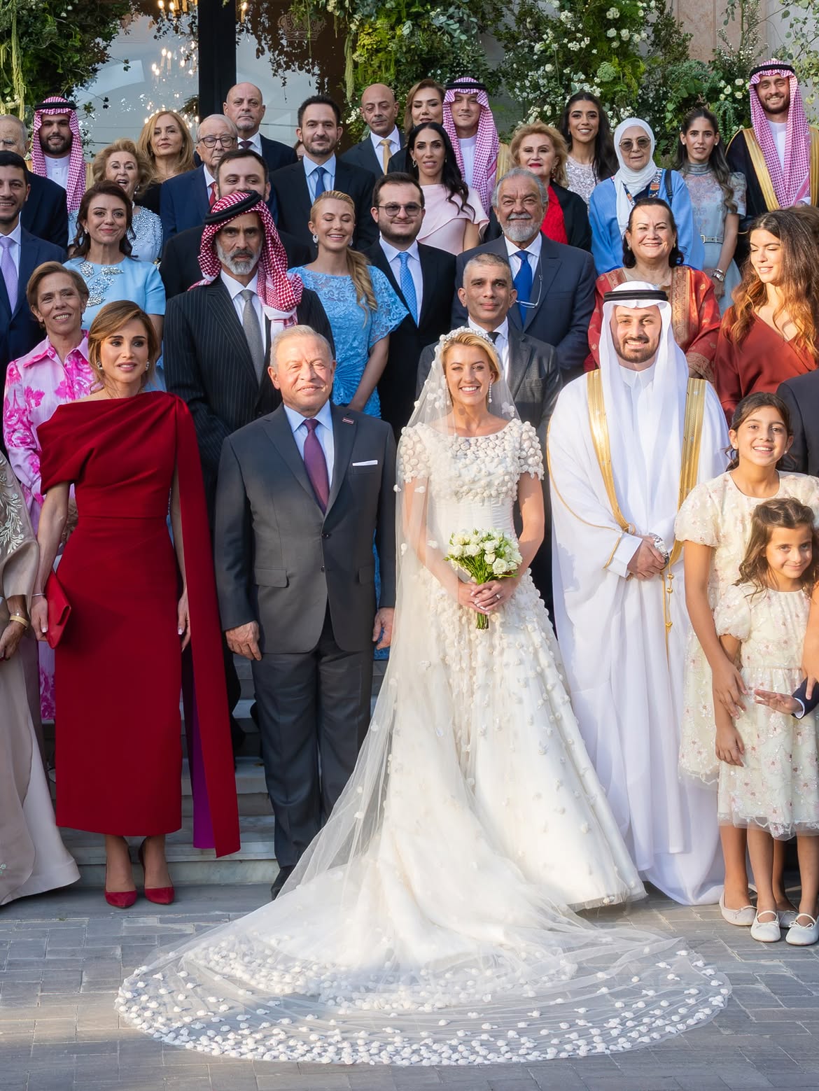 الملك عبدالله والملكة رانيا عقد قران الأميرة سارة بنت فيصل في قصر زهران (انستغرام)
