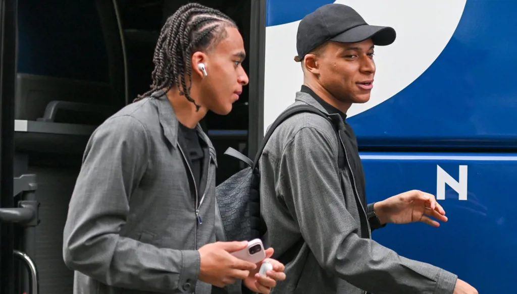 مبابي... بين حلم فرنسا وجاذبيّة الجزائر