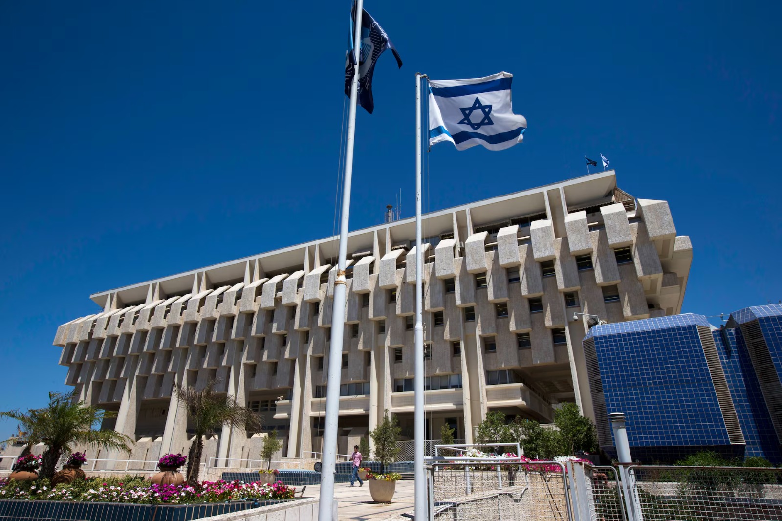 مبنى بنك إسرائيل في القدس (رويترز)