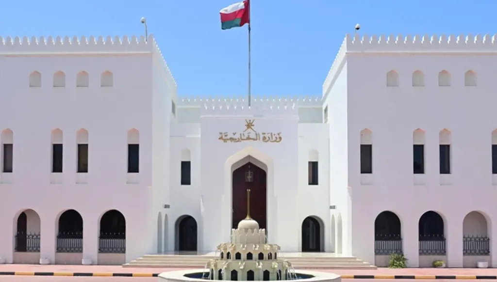 سلطنة عُمان تستدعي السفير الإيراني للاحتجاج على استهداف أراضيها