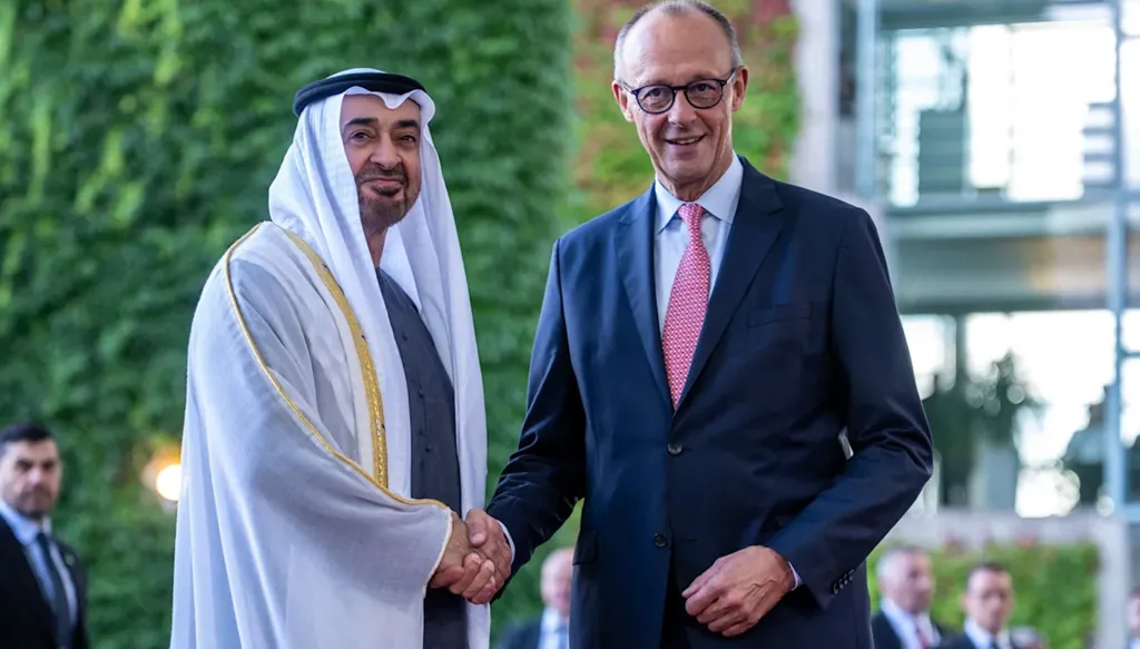 الإمارات تُعزّز سياسة خارجية نحو المستقبل: رسائل الحضور والغياب من ألمانيا إلى اليمن