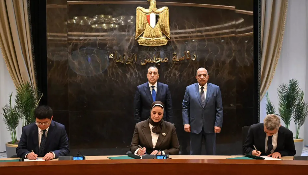 مذكرة تفاهم مصرية-صينية لتوطين توربينات الرياح في خليج السويس