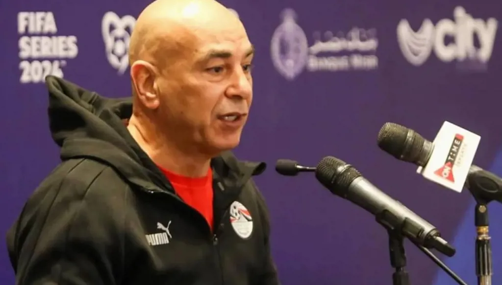 المدرب بين هيبة الإنجاز وصخب "الميكروفون"
