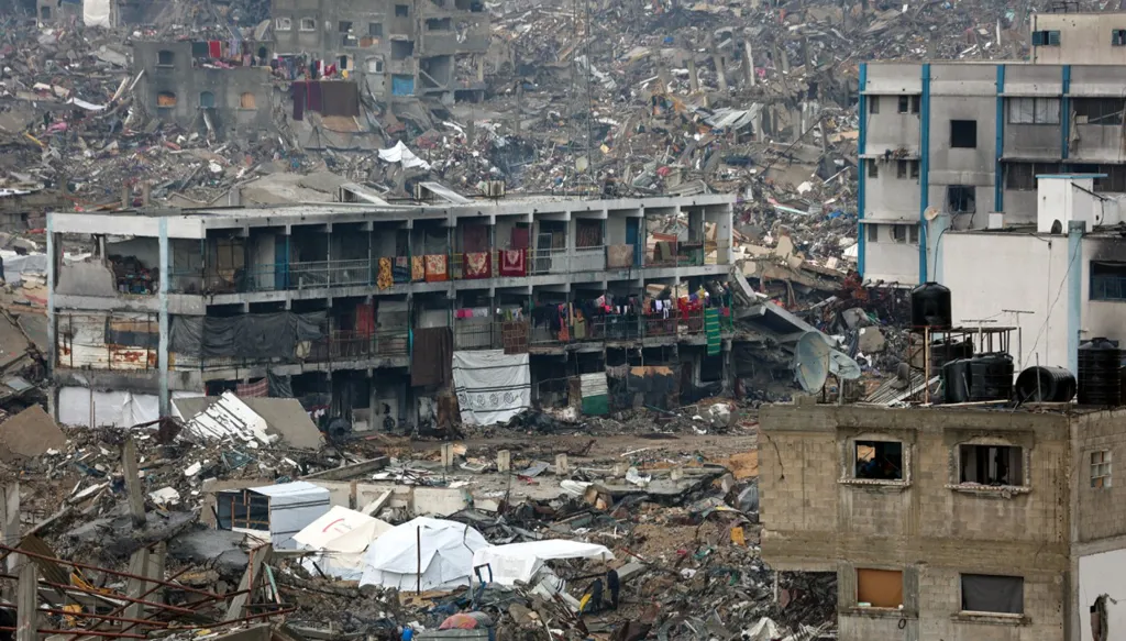 "الغارديان" تكشف: "مايكروسوفت" تعمّق شراكتها مع الجيش الإسرائيلي في حرب غزة