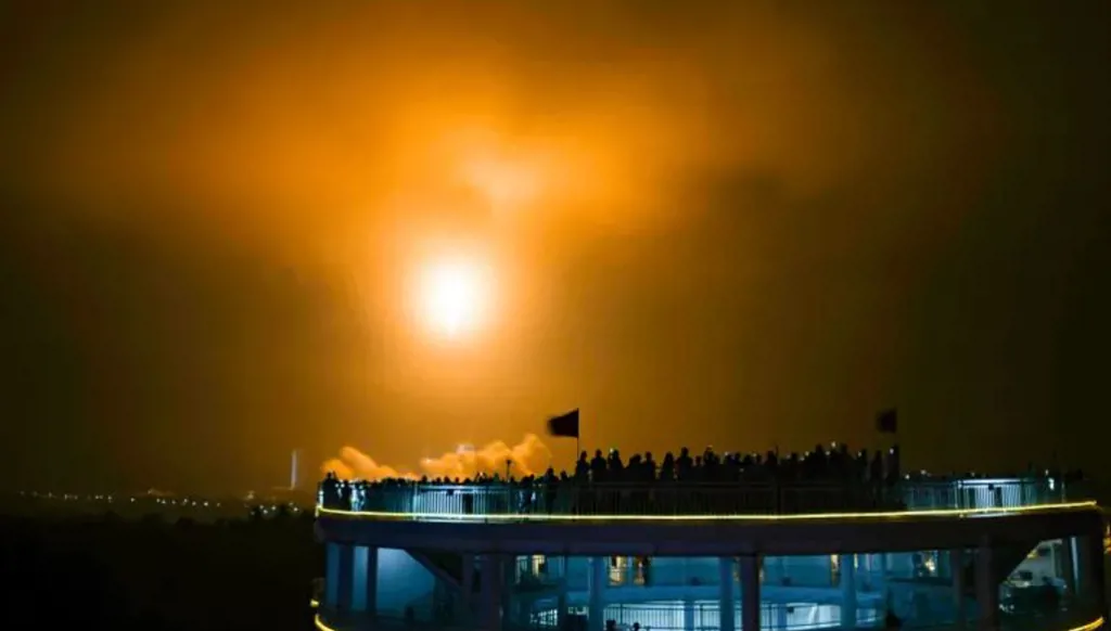 من الأرض إلى المدار: كيف تنافس الصين "سبيس إكس" عبر مشروع "مدينة الأقمار"؟