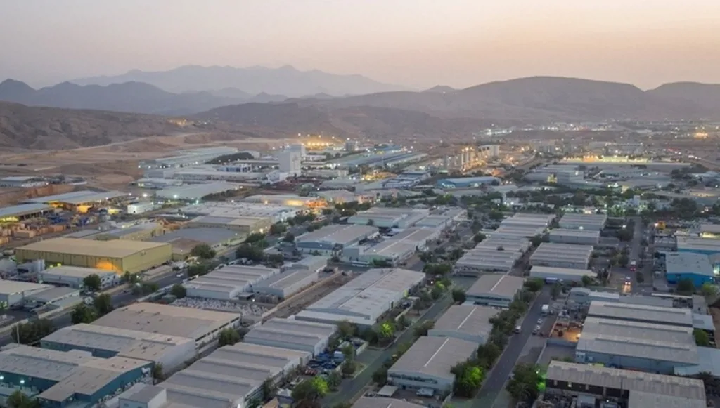 أنظار رجال الأعمال اللبنانيين نحو عُمان: أكثر من 1000 شركة لبنانية… وتسهيلات للاستثمار