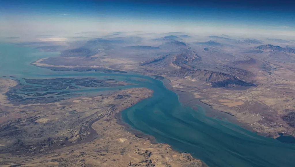 بعد سلاح هرمز... كيف تُحوّل إيران حرق حقول نفط الخليج ورقة ضغط على أميركا؟