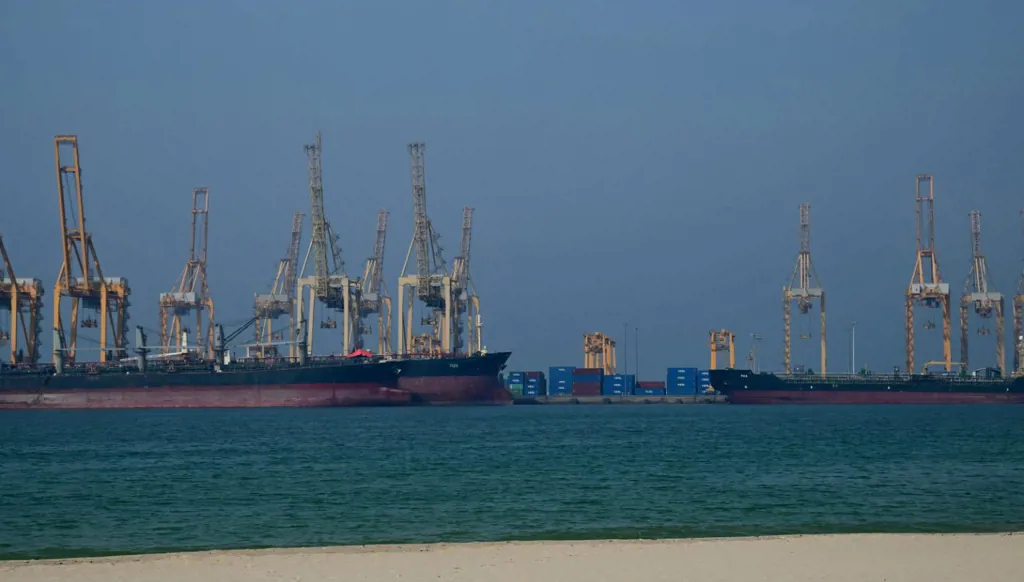 "ممر آمن" للصين في هرمز... كيف تكسب بكين من قرار طهران؟