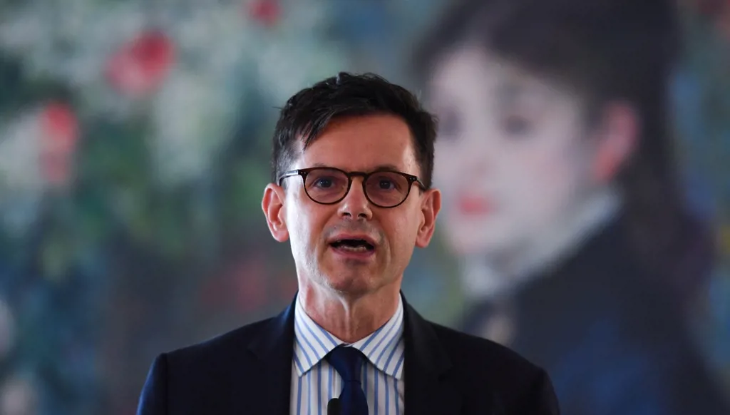 كريستوف لوريبو يتولى إدارة متحف اللوفر على وقع أزمات أمنية وإدارية متلاحقة