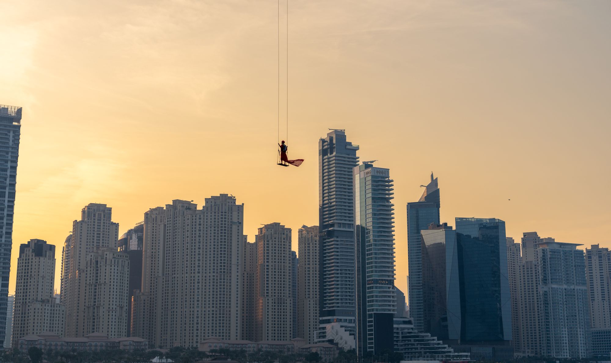 قافزة المظلات البلجيكية ماغالي فولكنر براف (Steve Braff)