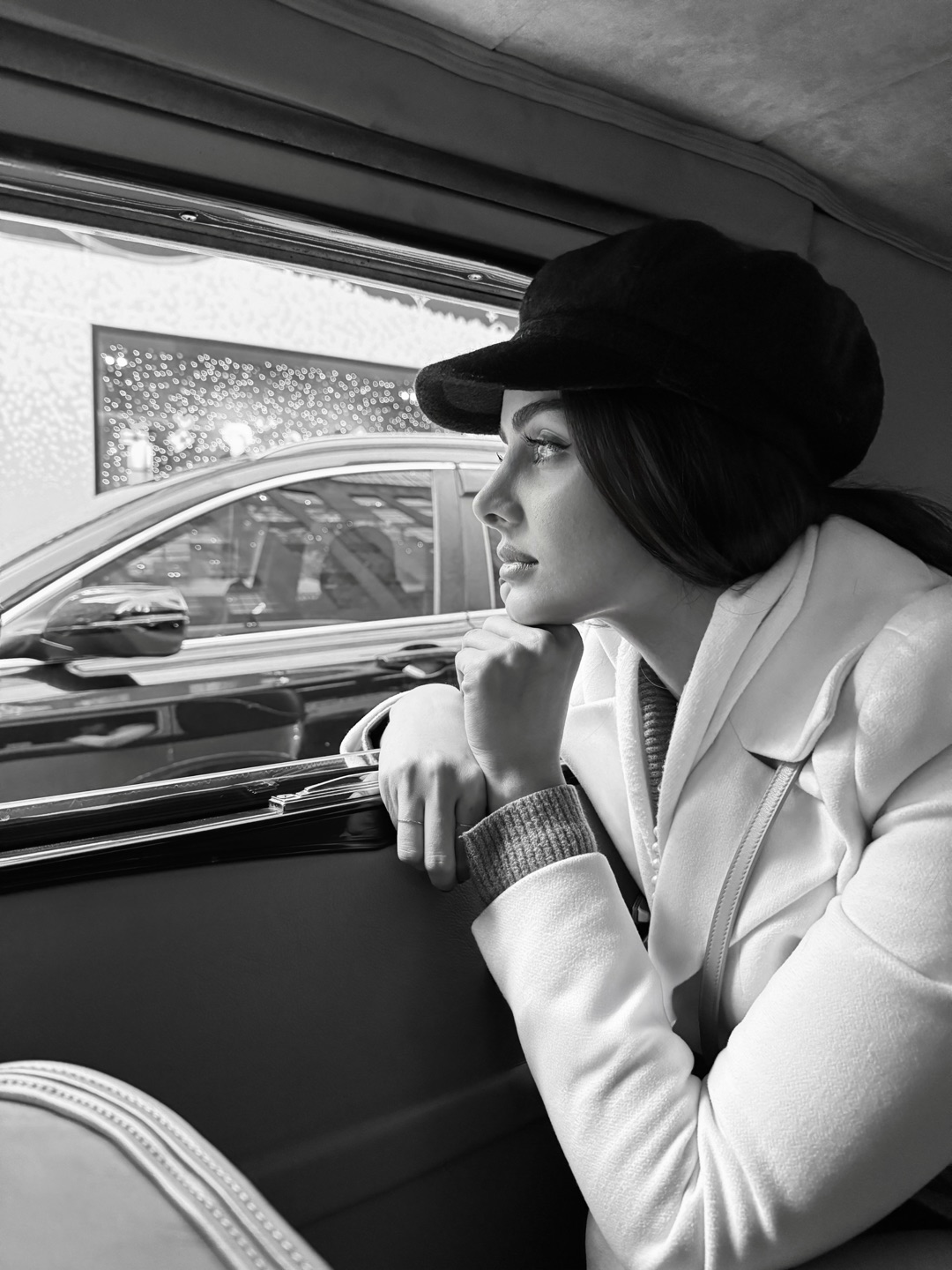 عارضة الأزياء الإيرانية العالمية ماهلاغا جابري (إنستغرام)