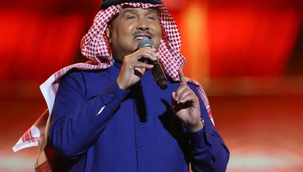 محمد عبده يحتفل بزفاف نجله برقصة السيف (فيديو)