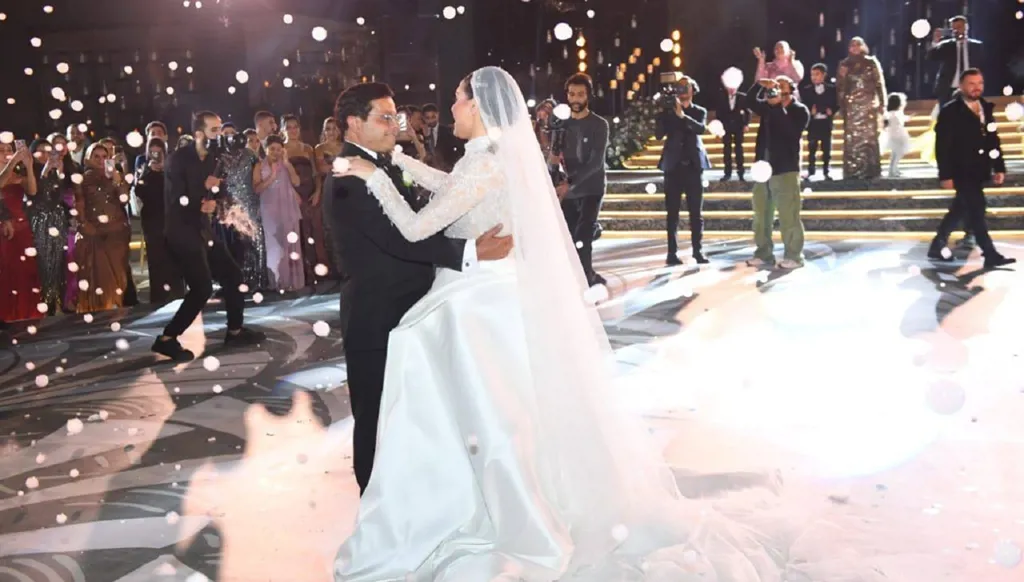 محمد هنيدي يحتفل بزفاف ابنته... الدبكة اللبنانية والنجوم والكوميديا أبرز الضيوف (فيديو)