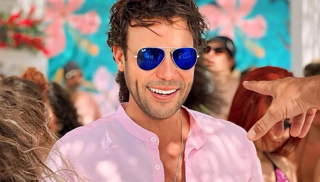 محمد إمام يدخل على خط أزمة فيلم "الست" مع محمد صبحي