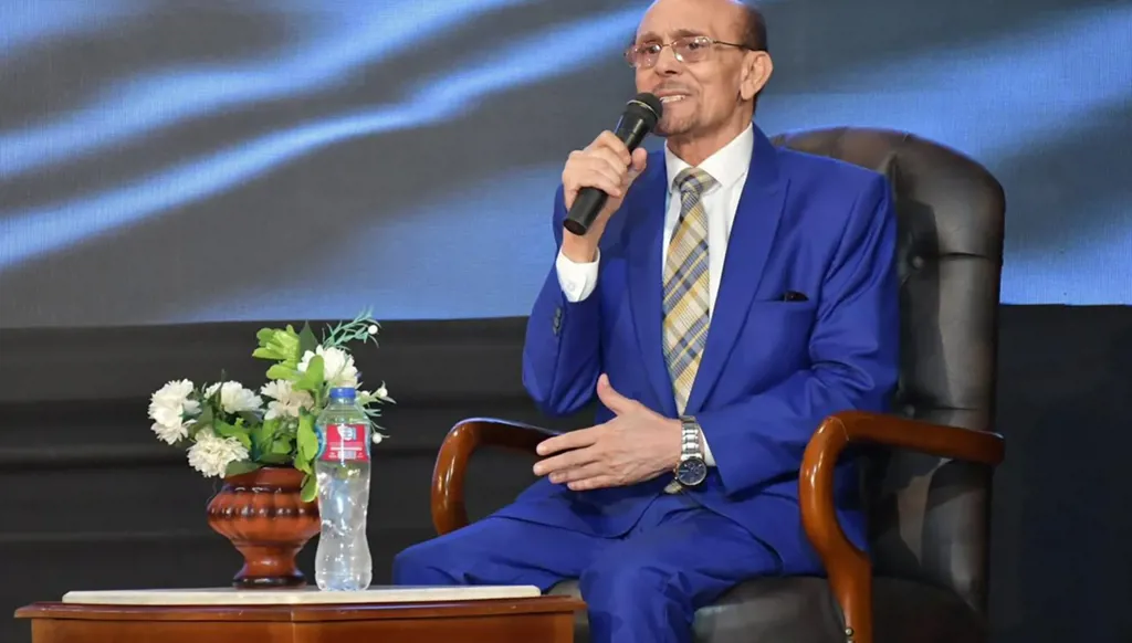 انقسام فني: محمد صبحي يعارض يحيى الفخراني في حق الأداء العلني