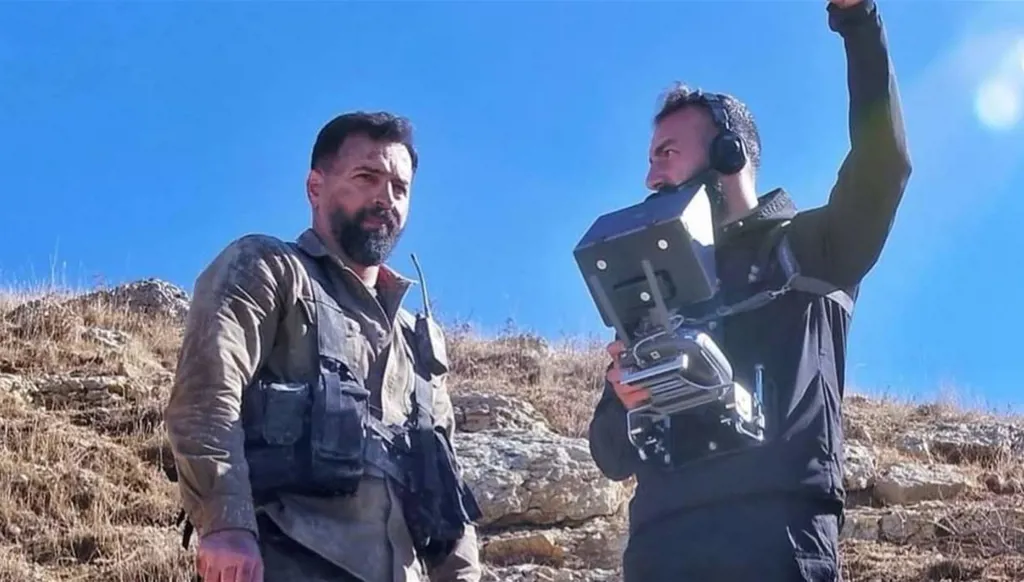 تيم حسن ينعى مصور الدرون في "مولانا" بعد قتله في غارة إسرائيلية