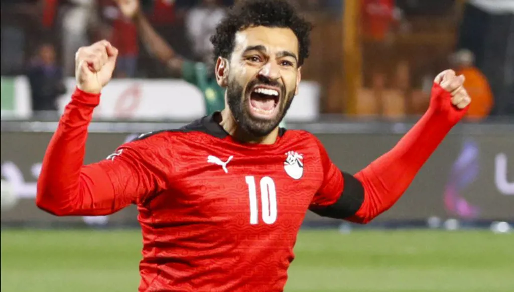 احتفال ورقص مغربي بمحمد صلاح عقب التأهل إلى كأس العالم (فيديو)