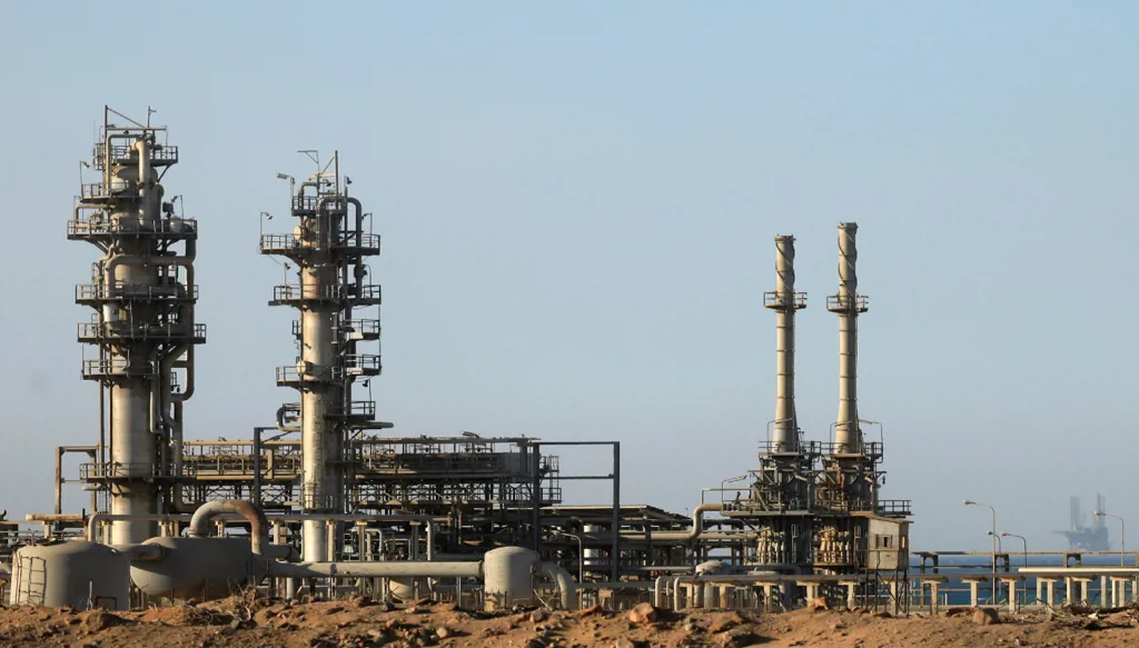 مصر: سداد المديونية المتراكمة بالكامل في قطاعي النفط والغاز بنهاية أيار المقبل