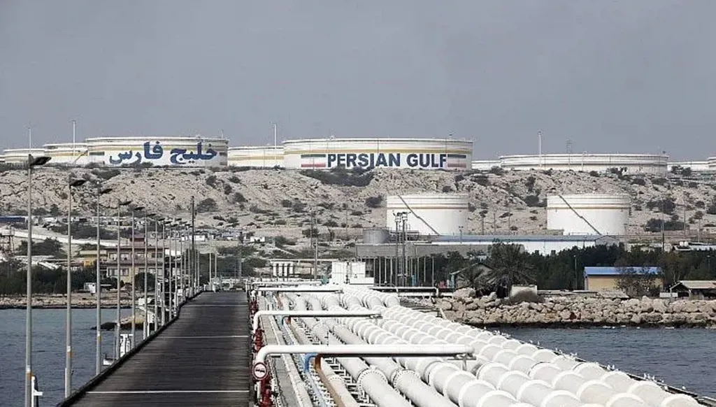 وزير الطاقة الأميركي يدافع عن إعفاء النفط الروسي من بعض العقوبات