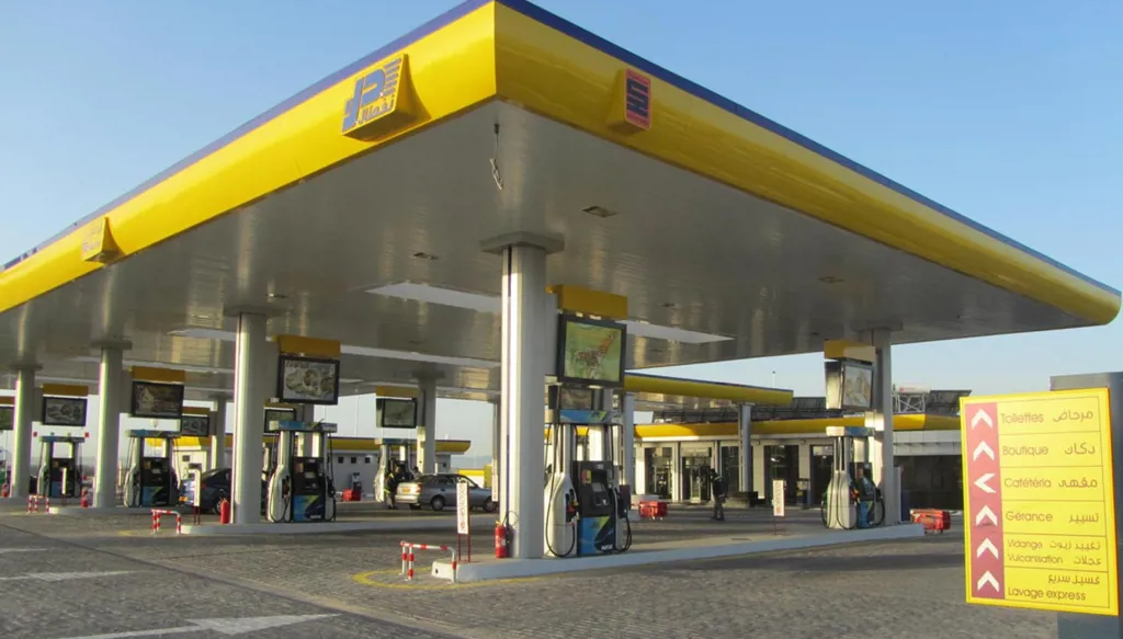 زيادة سعر الوقود في الجزائر: بين ضرورات الحكومة والأعباء الاجتماعية