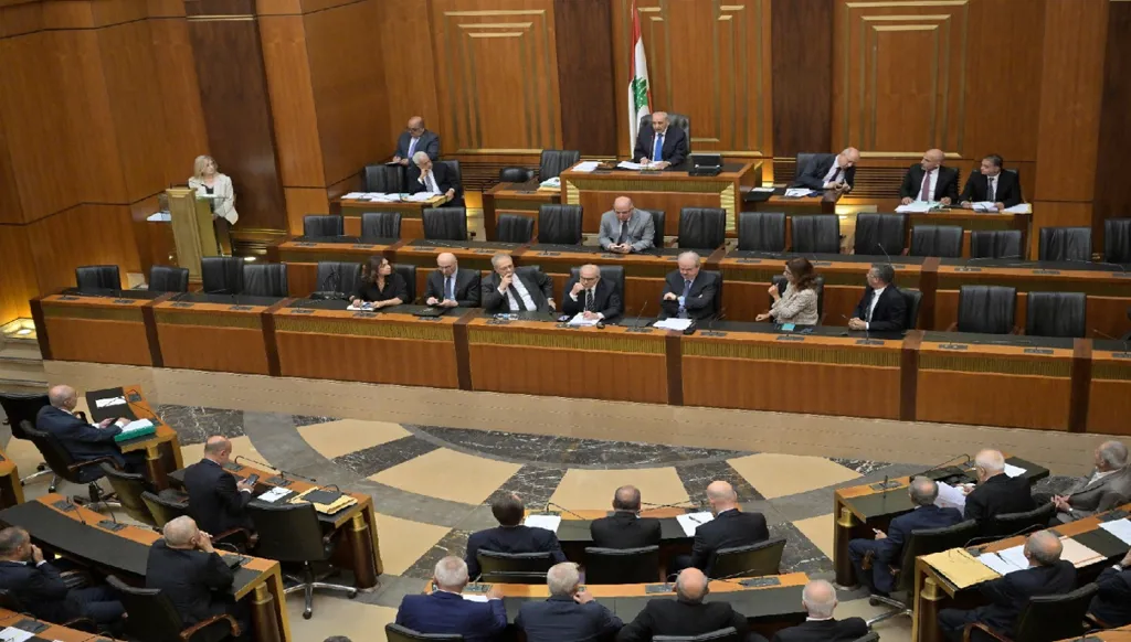 الديموقراطية اللبنانية... تذكير في زمن "هجين"