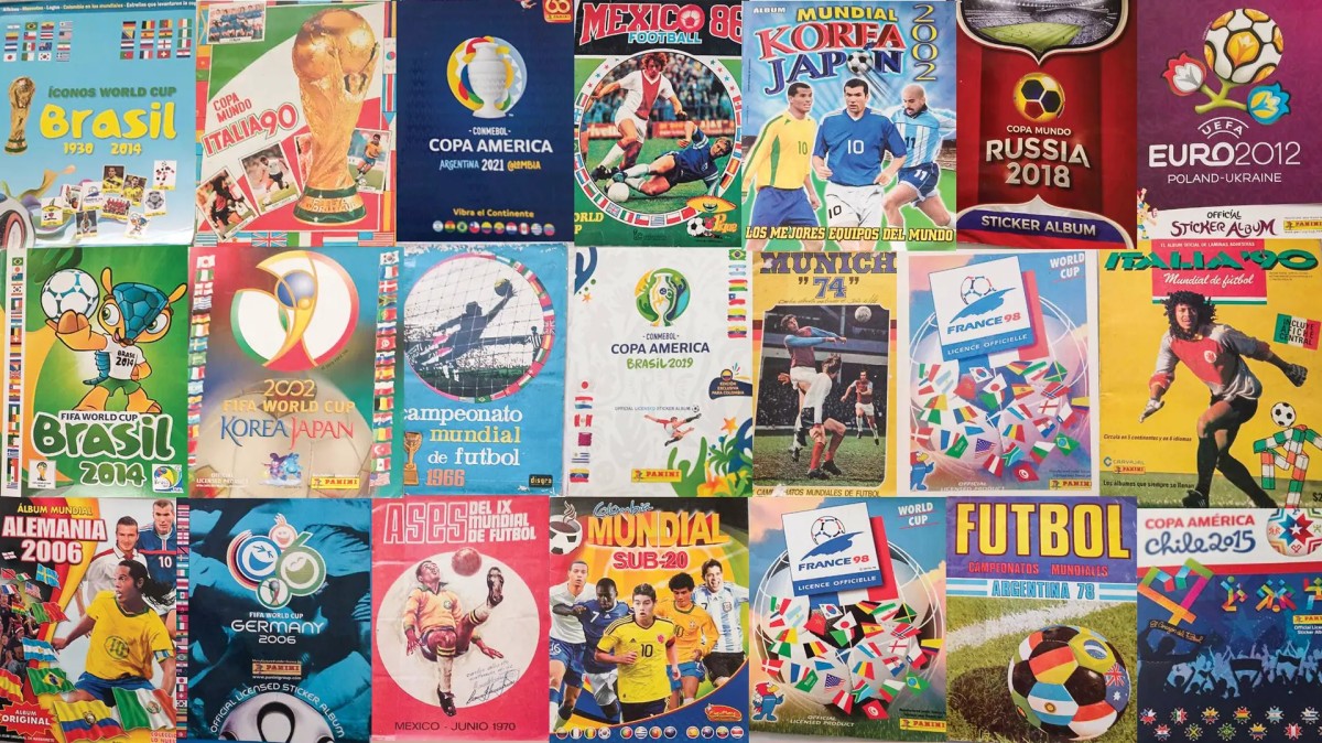 مجموعة ألبومات بانيني المرتبطة بنهائيات كأس العالم منذ 1970. (وكالات)
