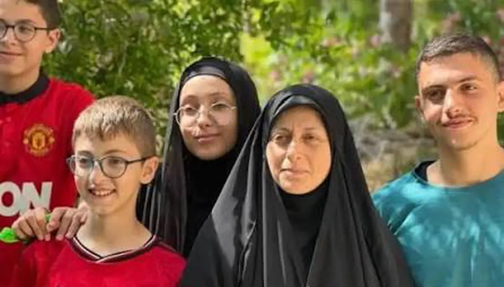 عائلة بأكملها استهدفتها الغارات الإسرائيلية في بلدة أنصار - النبطية. (إكس)