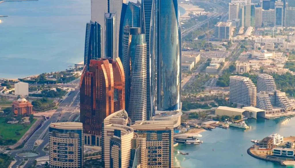 أبوظبي تطرح 24 مشروعاً بـ 15 مليار دولار للشراكة الخاصة