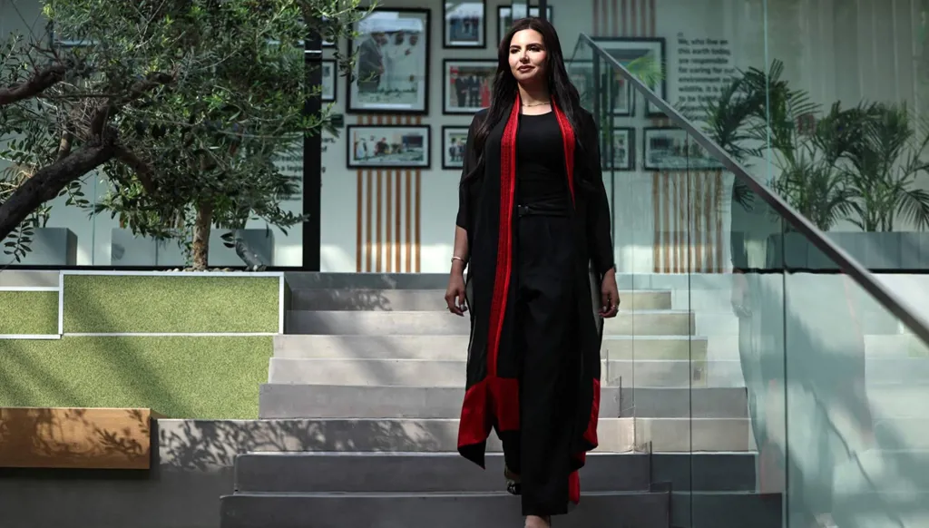 ملكة جمال فلسطين تكشف خروقات في "ملكة جمال الكون" (فيديو)