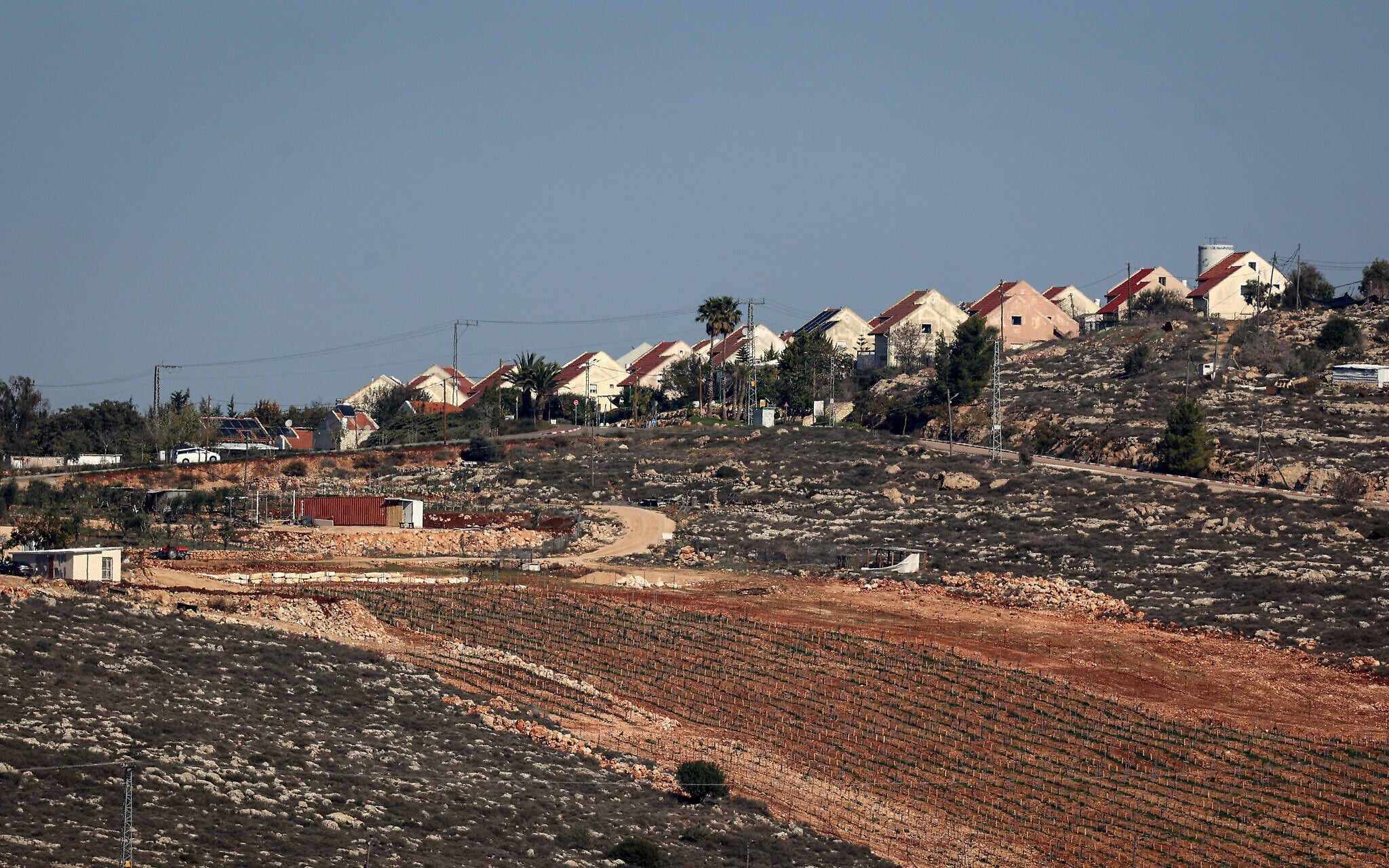 منظر لموقع إش كوديش، وهو موقع إسرائيلي في الضفة الغربية، في 14 ديسمبر 2025. (أ ف ب)