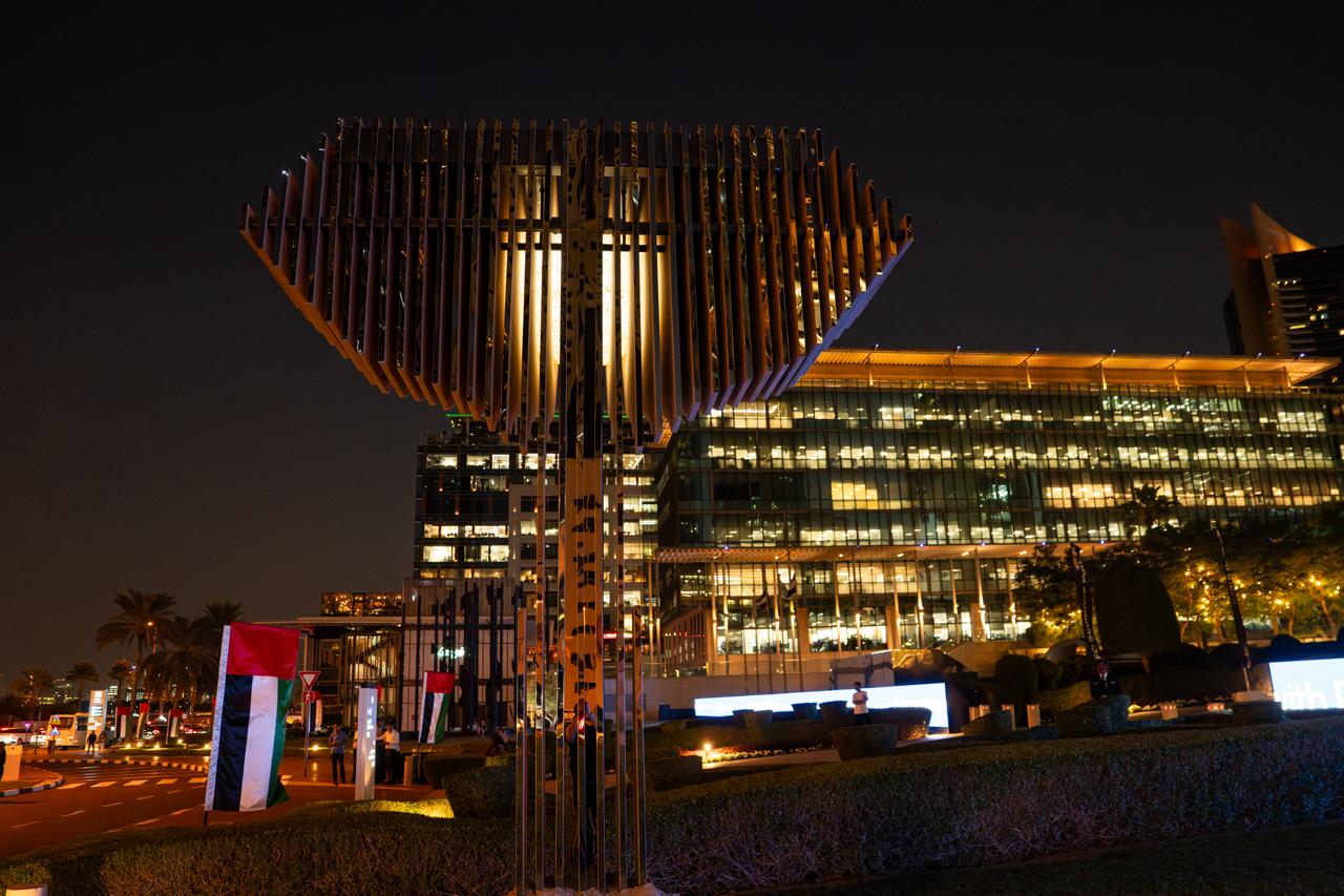 منحوتة واحد من بين الكثير للفنان المصري إبراهيم النجار في دبي (IN Studios).