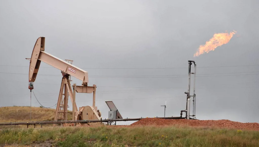 من 80 إلى 280 دولاراً: لماذا يختلف سعر برميل النفط حول العالم؟