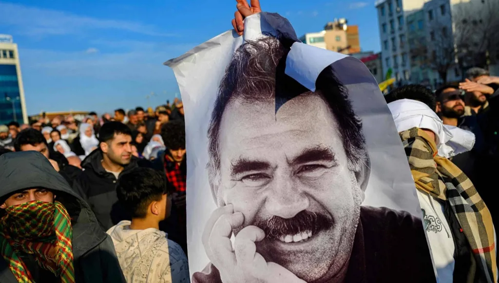 عبدالله أوجلان: ثوري مسلح فسجين مفكر... هل يؤثر في المعادلة الكردية - السورية؟