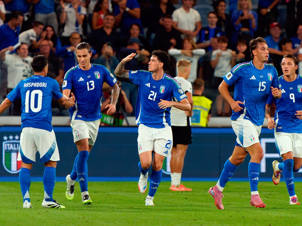 منتخب إيطاليا سيكون أمام اختبار الهوية في ملحق كأس العالم. (وكالات)