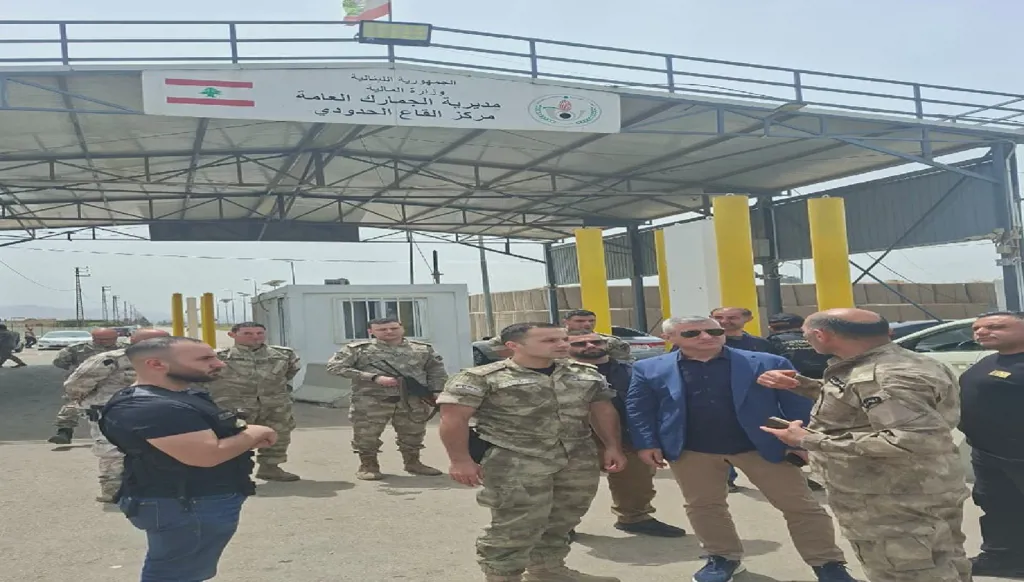 بعيداً عن البروتوكول... رئيس المجلس الأعلى للجمارك في معبر القاع للمرة الأولى منذ سنوات: "إعادة ضبط الإيقاع الحدودي"
