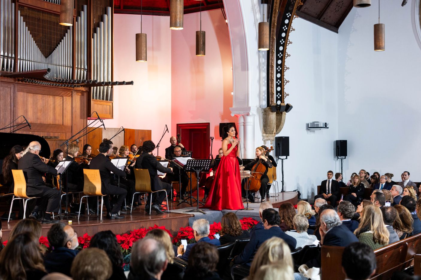 المغنية الأوبرالية والمحامية ماري- جو أبي ناصيف (إيهاب فيّاض)