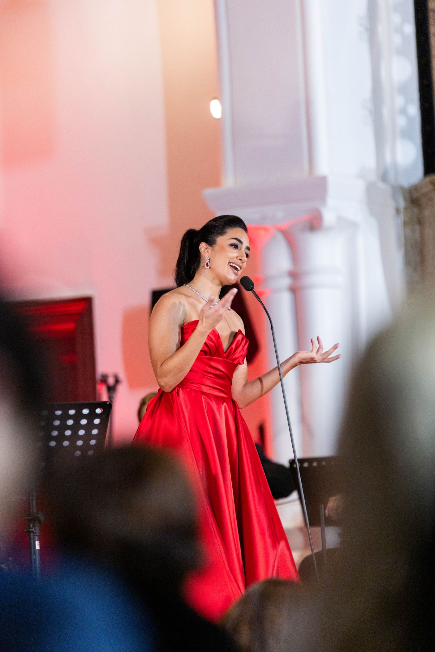 المغنية الأوبرالية والمحامية ماري- جو أبي ناصيف (إيهاب فيّاض)