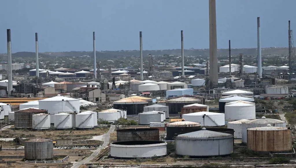 ارتفاع النفط أكثر من 4% وسط غموض المحادثات الإيرانية-الأميركية