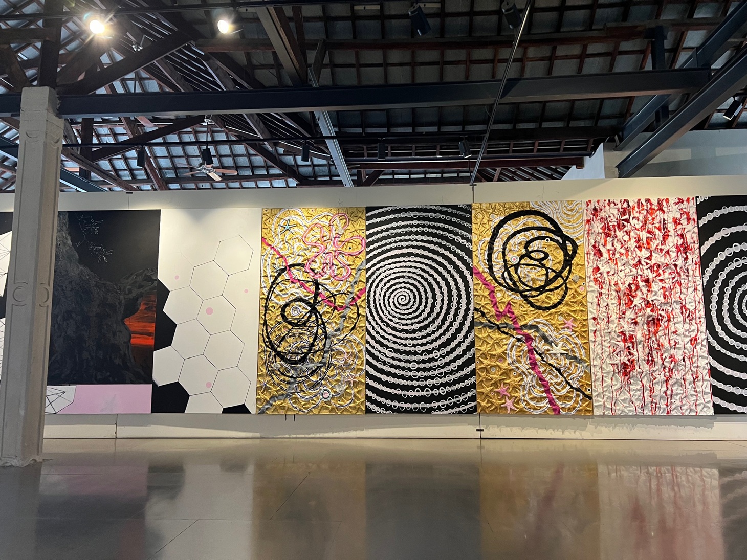 مشهدية ثانية من تجهيز “تعدد بلا حدود“.