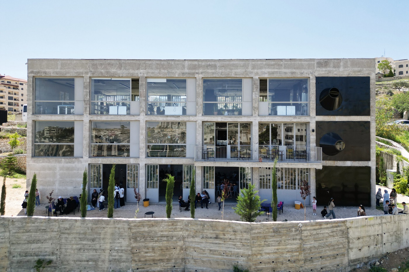 مشروع بيت العجب في فلسطين.