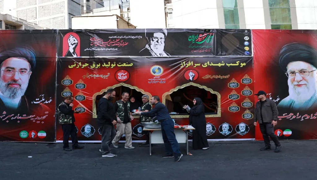 تقرير أميركي: منع مجتبى خامنئي من حضور جنازة والده في إيران