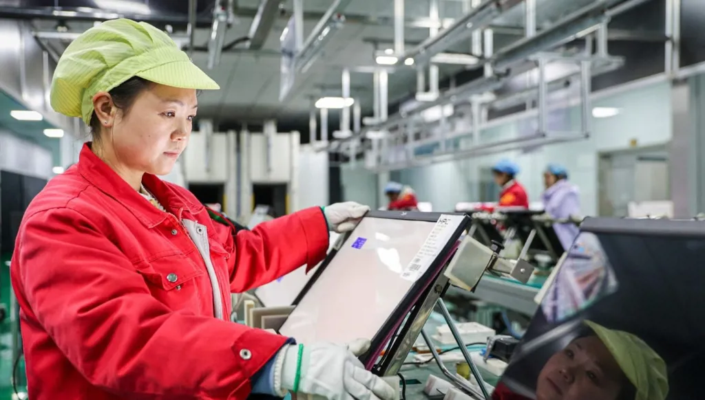 حرب إيران تهدد الصناعة في الصين... والأسواق في العالم