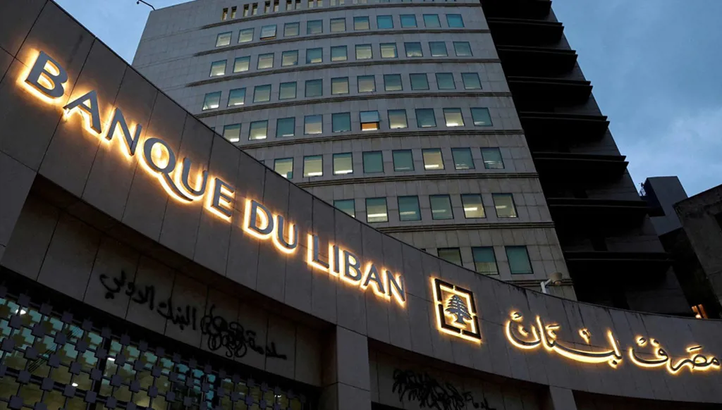 هل يمكن محاسبة "فئة محظية" حوّلت أموالها إلى الخارج؟ عقوبة للمتدخل والفاعل ولا إعلان قضائياً للتوقف عن الدفع