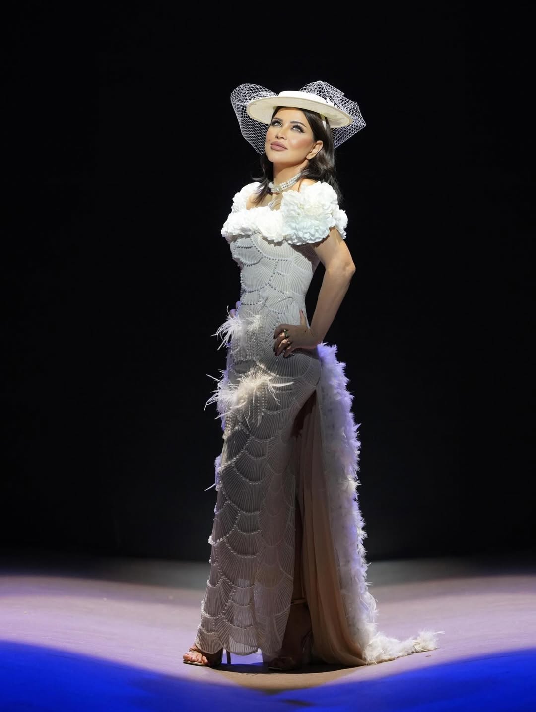 جومانا مراد بإطلالة درامية لافتة في كواليس مسريحة سمن على عسل (انستغرام)