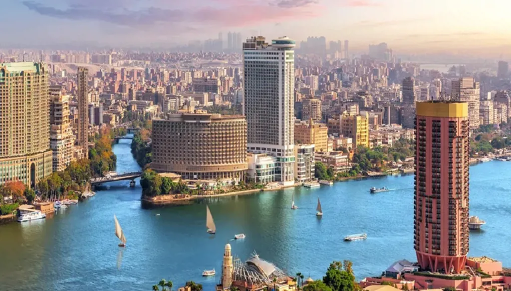 إنهاء إعفاء الهواتف من الرسوم الجمركية يثير تفاعلاً في مصر: تنظيم للسوق أم عبء جديد؟