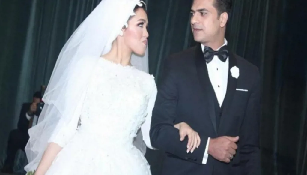 فنان مصري يطلّق زوجته "بالتلاتة" في منشور على السوشيال ميديا