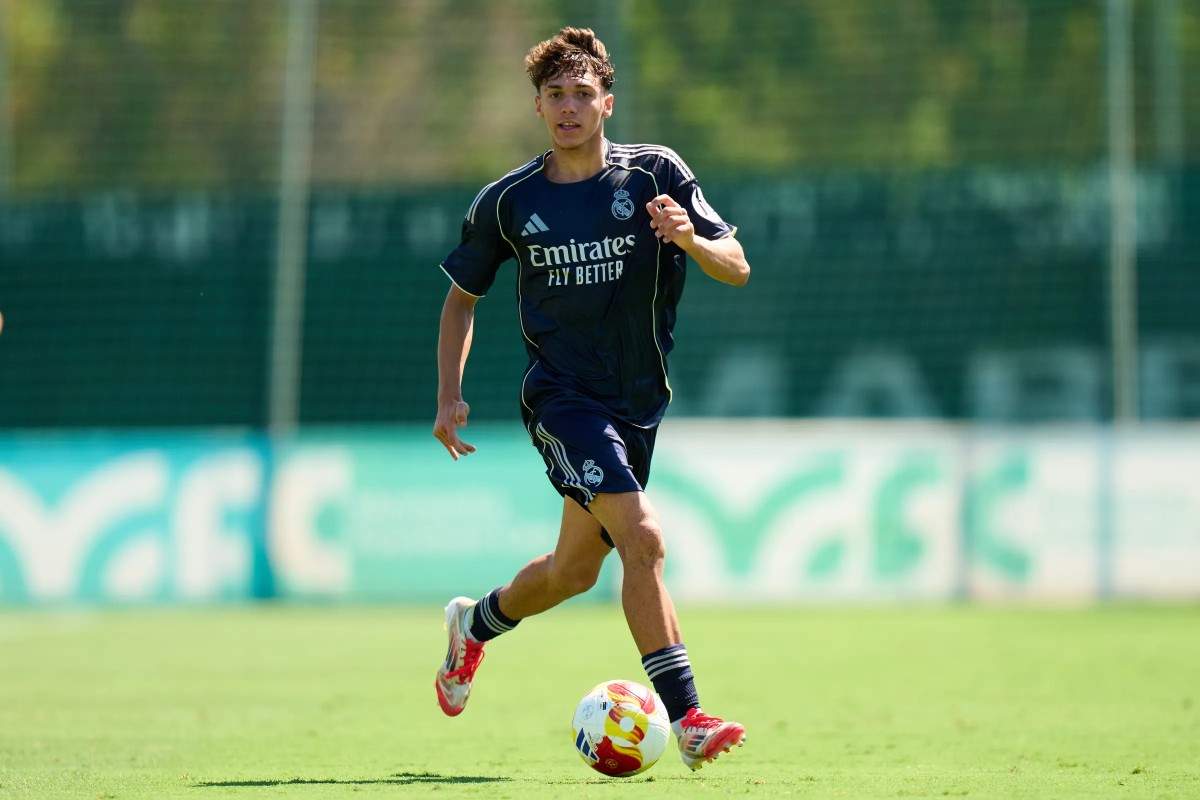 مثل بيتارش منتخب اسبانيا في الفئات العمرية.