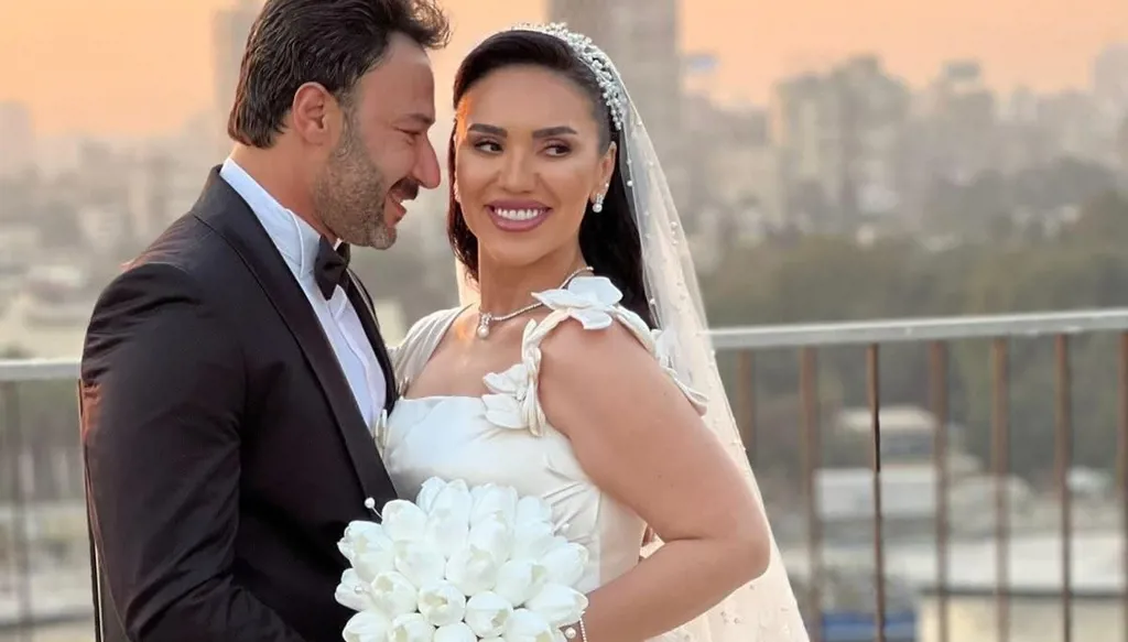 مي فاروق ومحمد العمروسي يشكران من ساندهما في زفافهما