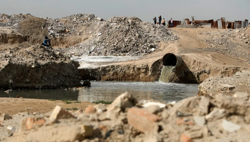 العراق على حافة "كارثة بيئية": تأهّب حكومي لإعلان "طوارئ المياه" وتحذيرات من تلوث دجلة والفرات