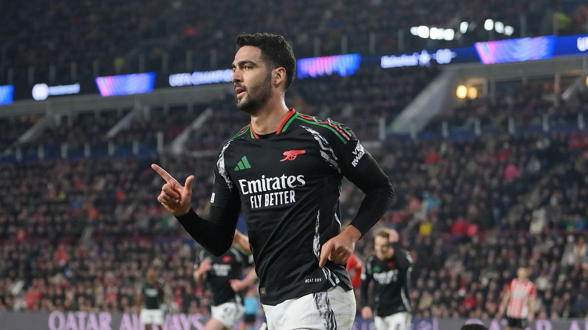 ميكيل ميرينو يُجسد نموذجاً استثنائياً للاعب لا تقتصر حدوده على مواقع الملعب المختلفة. (وكالات)